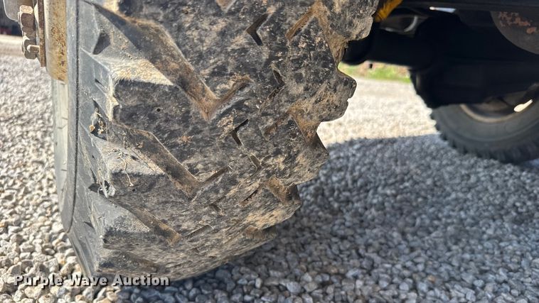 image for item ER2476 1988 GMC V3500 flatbed pickup truck