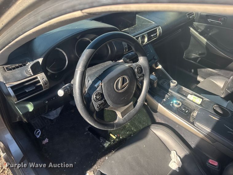 image for item ER2482 2014 Lexus IS 