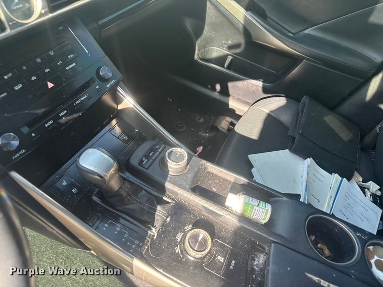 image for item ER2482 2014 Lexus IS 