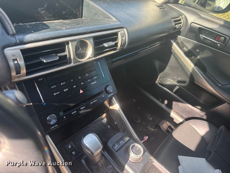 image for item ER2482 2014 Lexus IS 