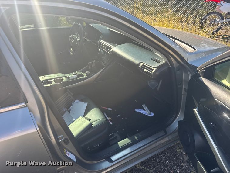 image for item ER2482 2014 Lexus IS 