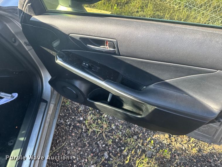 image for item ER2482 2014 Lexus IS 