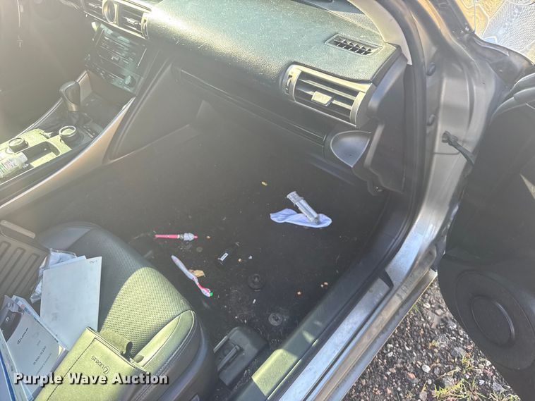 image for item ER2482 2014 Lexus IS 