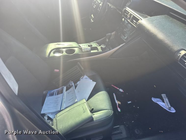 image for item ER2482 2014 Lexus IS 