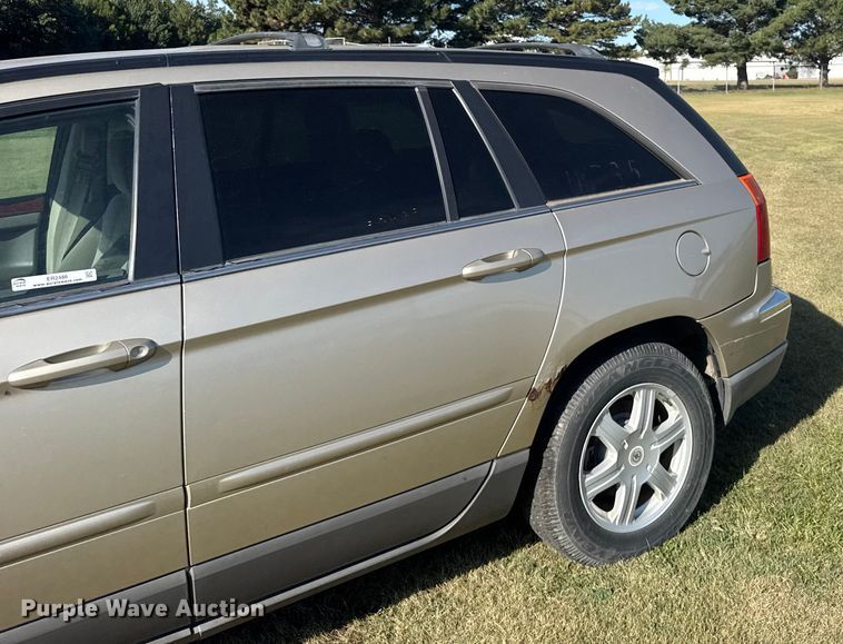 image for item ER2486 2005 Chrysler Pacifica SUV