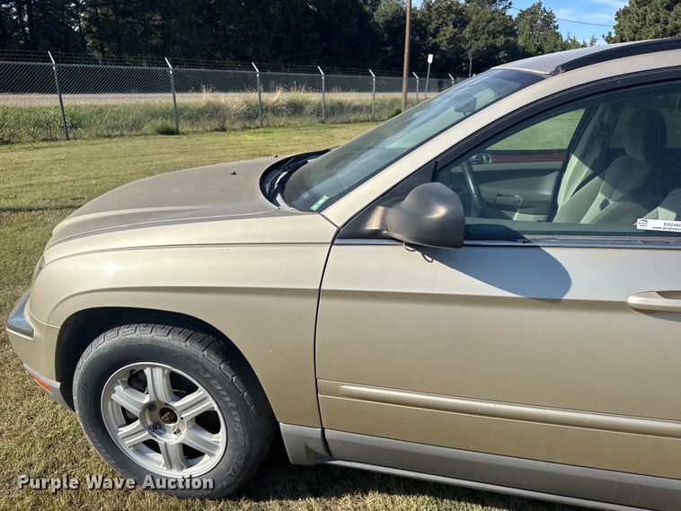 image for item ER2486 2005 Chrysler Pacifica SUV