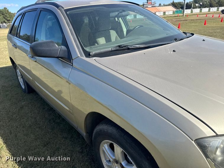 image for item ER2486 2005 Chrysler Pacifica SUV