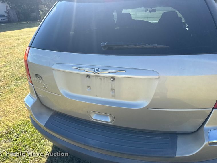 image for item ER2486 2005 Chrysler Pacifica SUV