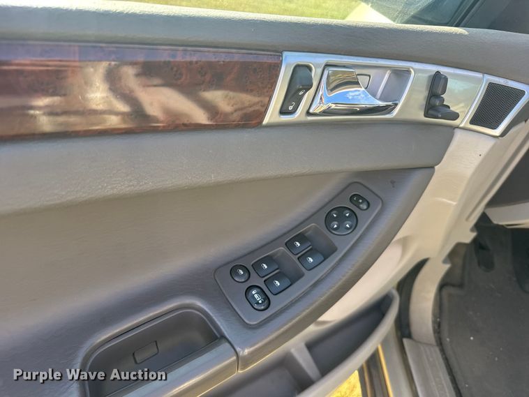 image for item ER2486 2005 Chrysler Pacifica SUV