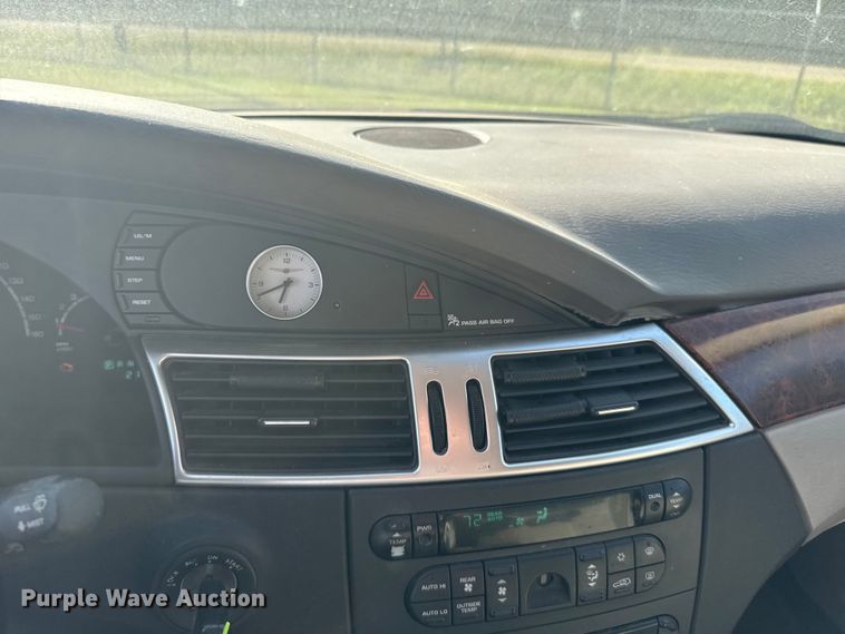 image for item ER2486 2005 Chrysler Pacifica SUV