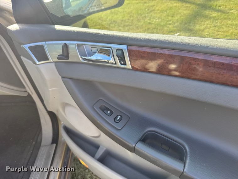 image for item ER2486 2005 Chrysler Pacifica SUV