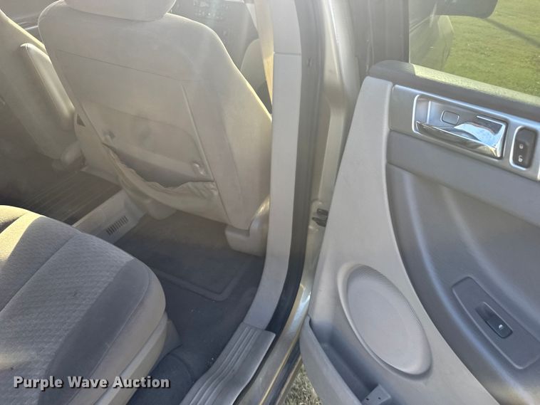 image for item ER2486 2005 Chrysler Pacifica SUV