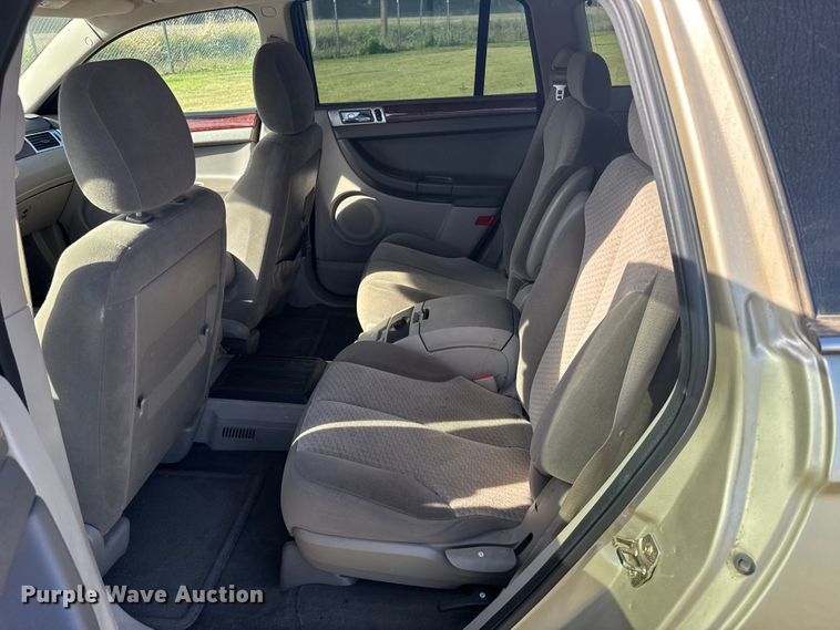 image for item ER2486 2005 Chrysler Pacifica SUV