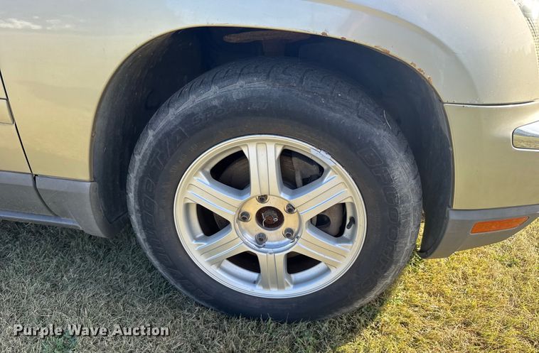 image for item ER2486 2005 Chrysler Pacifica SUV