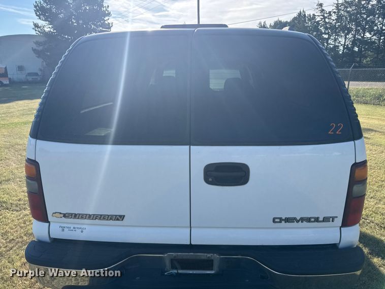 image for item ER2487 2003 Chevrolet Suburban SUV