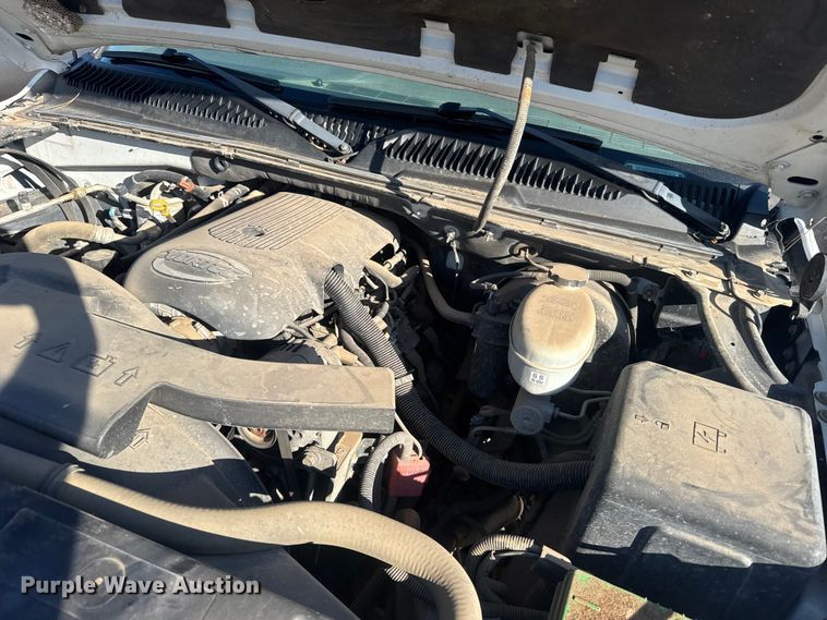 image for item ER2487 2003 Chevrolet Suburban SUV