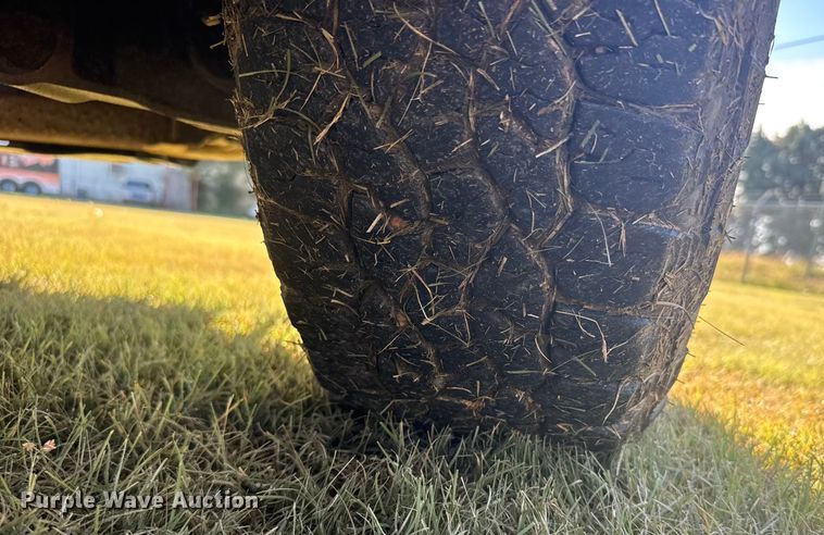 image for item ER2487 2003 Chevrolet Suburban SUV