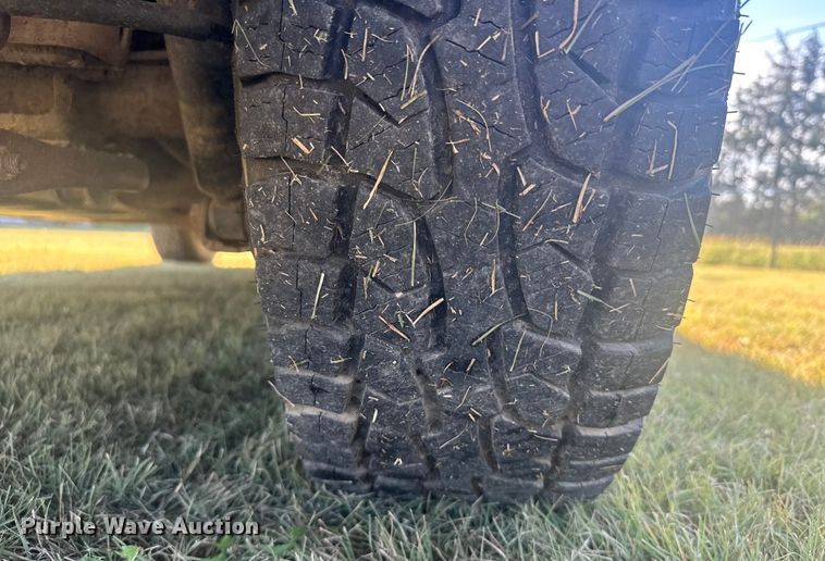 image for item ER2487 2003 Chevrolet Suburban SUV