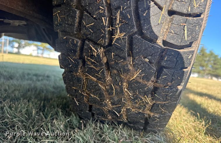 image for item ER2487 2003 Chevrolet Suburban SUV