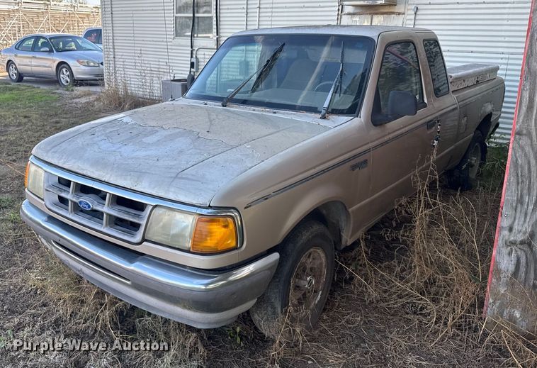 image for item ER2488 1993 Ford Ranger SuperCab pickup truck