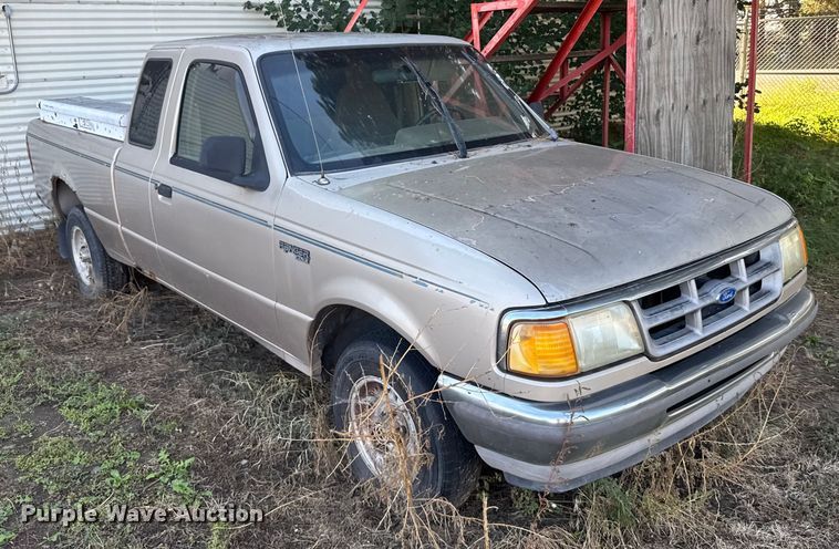image for item ER2488 1993 Ford Ranger SuperCab pickup truck