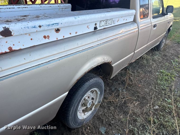 image for item ER2488 1993 Ford Ranger SuperCab pickup truck