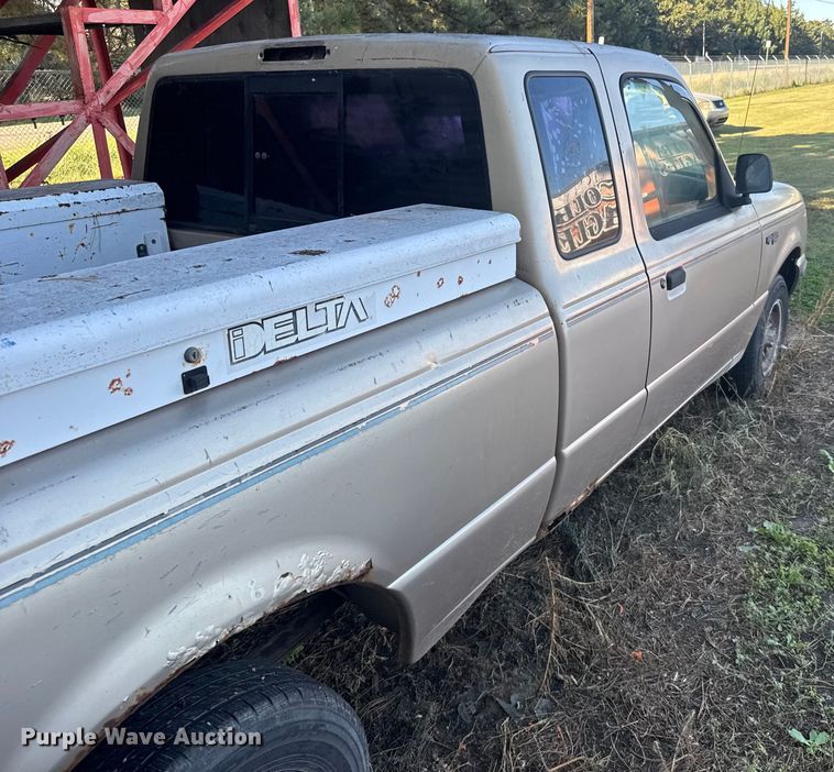 image for item ER2488 1993 Ford Ranger SuperCab pickup truck