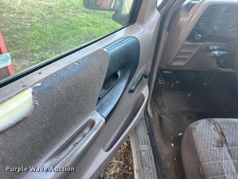 image for item ER2488 1993 Ford Ranger SuperCab pickup truck