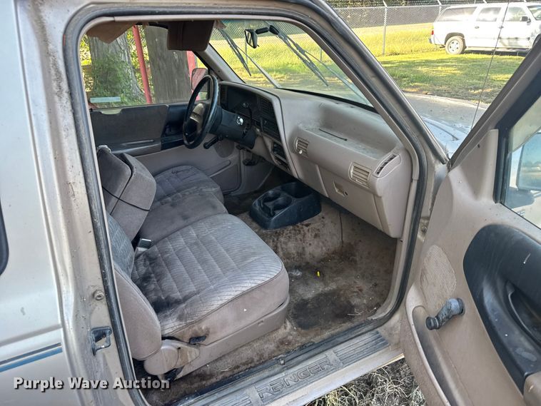 image for item ER2488 1993 Ford Ranger SuperCab pickup truck