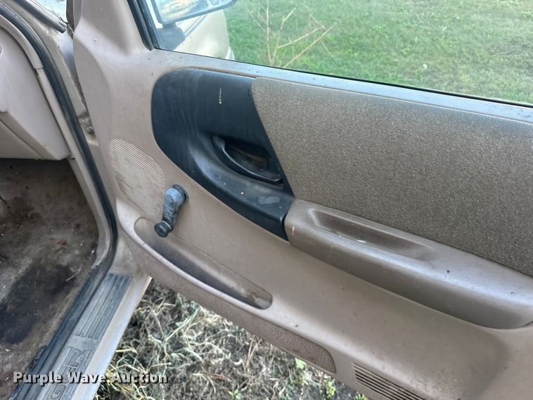 image for item ER2488 1993 Ford Ranger SuperCab pickup truck