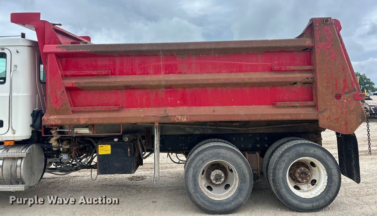 image for item ET3212 2010 Mack GU713 dump truck