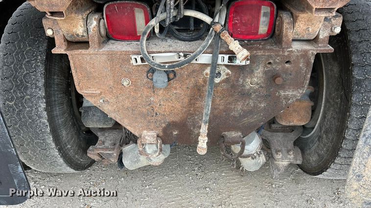 image for item ET3212 2010 Mack GU713 dump truck