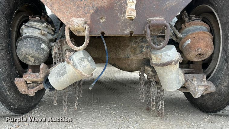 image for item ET3212 2010 Mack GU713 dump truck