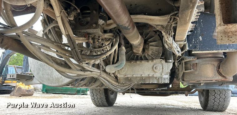 image for item ET3212 2010 Mack GU713 dump truck