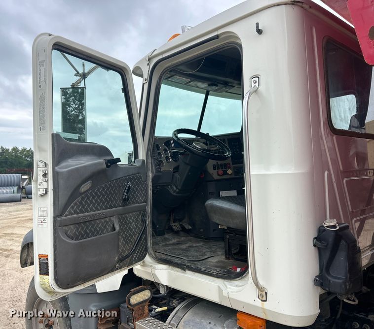 image for item ET3212 2010 Mack GU713 dump truck