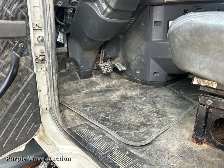 image for item ET3212 2010 Mack GU713 dump truck