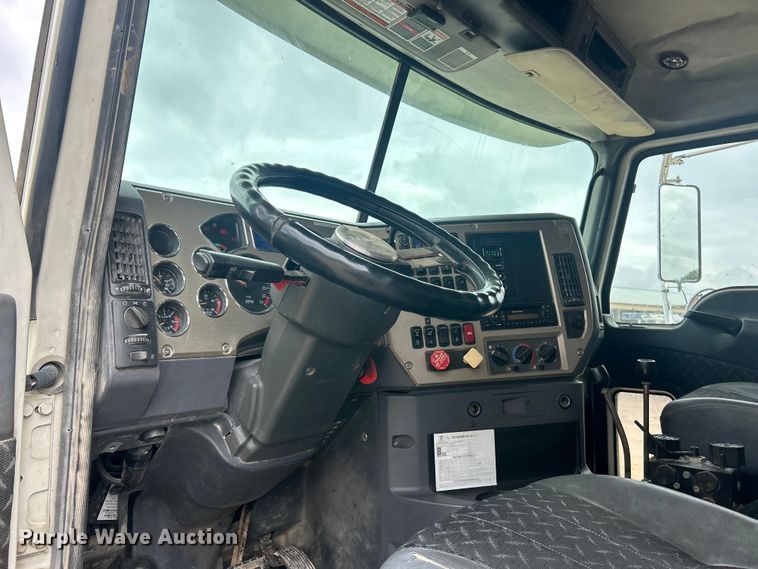 image for item ET3212 2010 Mack GU713 dump truck