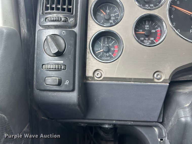 image for item ET3212 2010 Mack GU713 dump truck