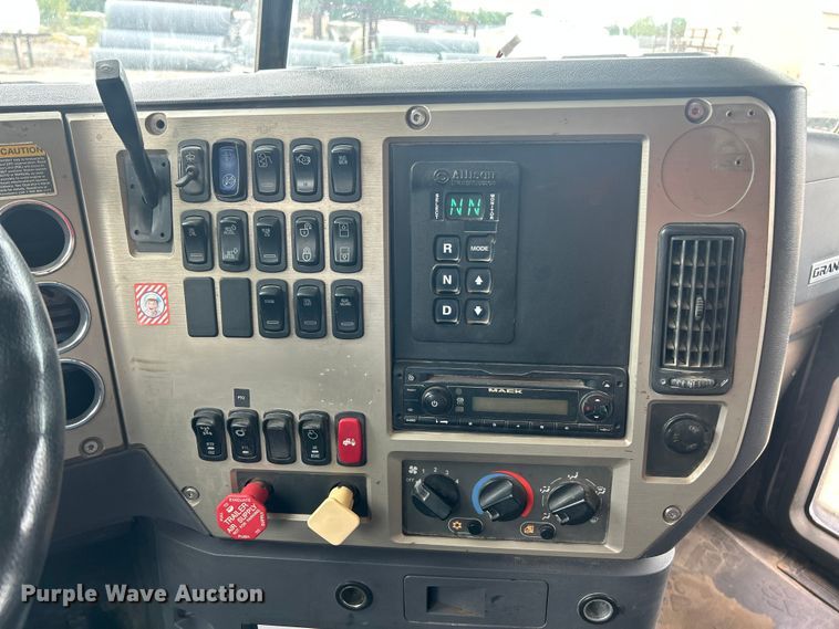 image for item ET3212 2010 Mack GU713 dump truck