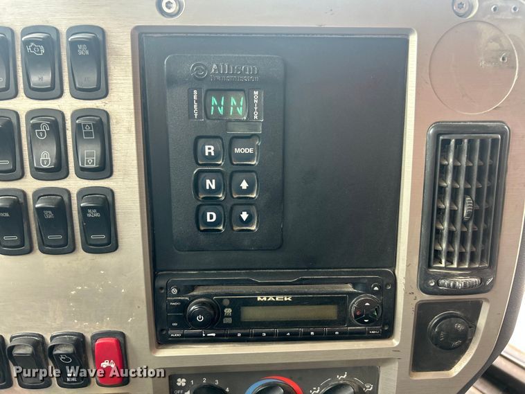 image for item ET3212 2010 Mack GU713 dump truck