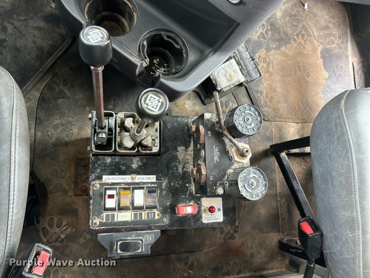 image for item ET3212 2010 Mack GU713 dump truck