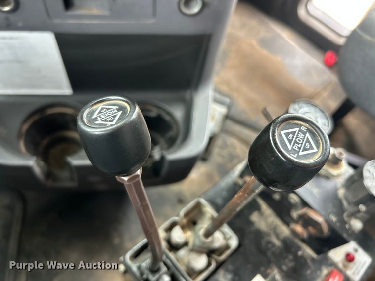 image for item ET3212 2010 Mack GU713 dump truck