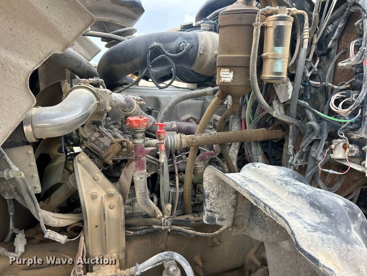 image for item ET3212 2010 Mack GU713 dump truck