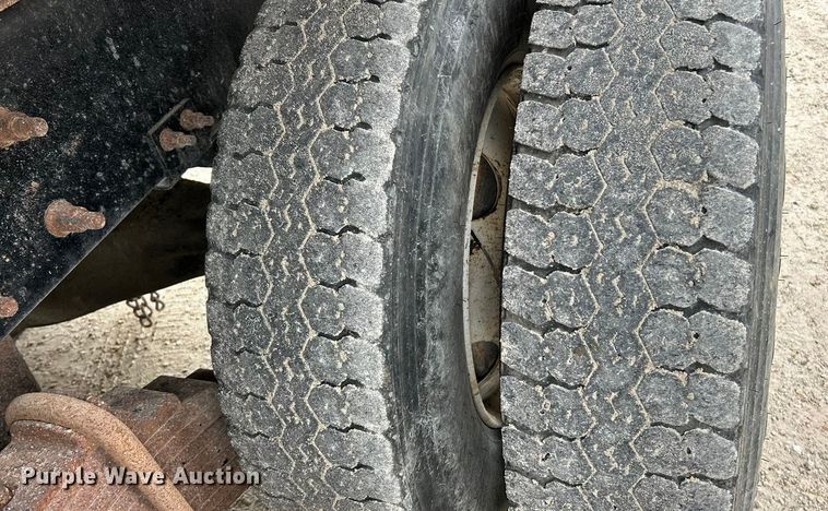 image for item ET3212 2010 Mack GU713 dump truck