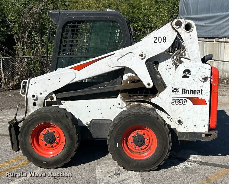 image for item ET3213 2019 Bobcat S650 skid steer loader