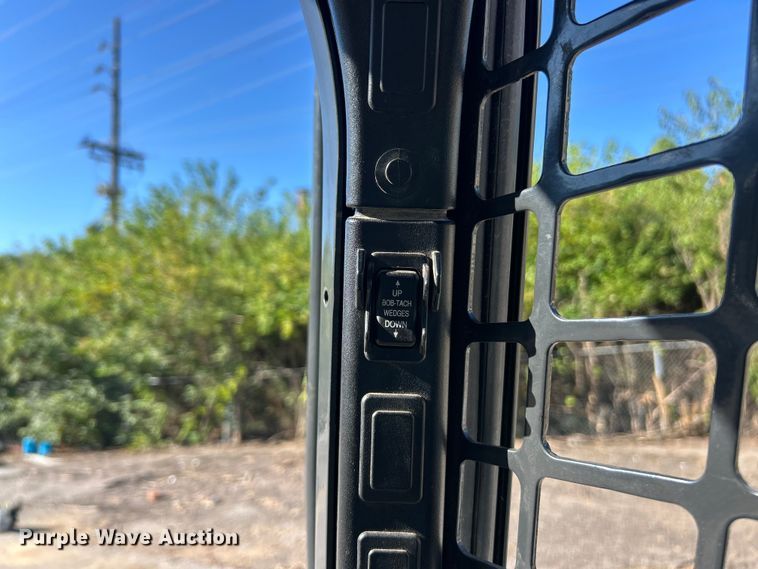 image for item ET3213 2019 Bobcat S650 skid steer loader