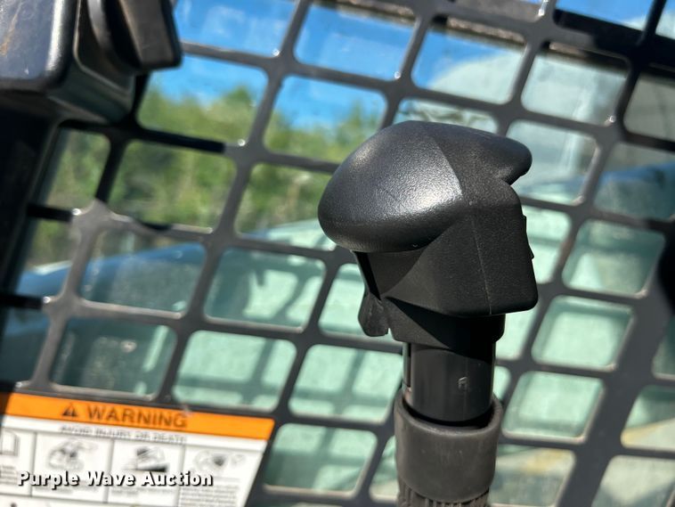 image for item ET3213 2019 Bobcat S650 skid steer loader