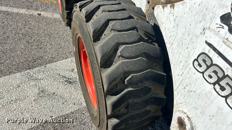 image for item ET3213 2019 Bobcat S650 skid steer loader