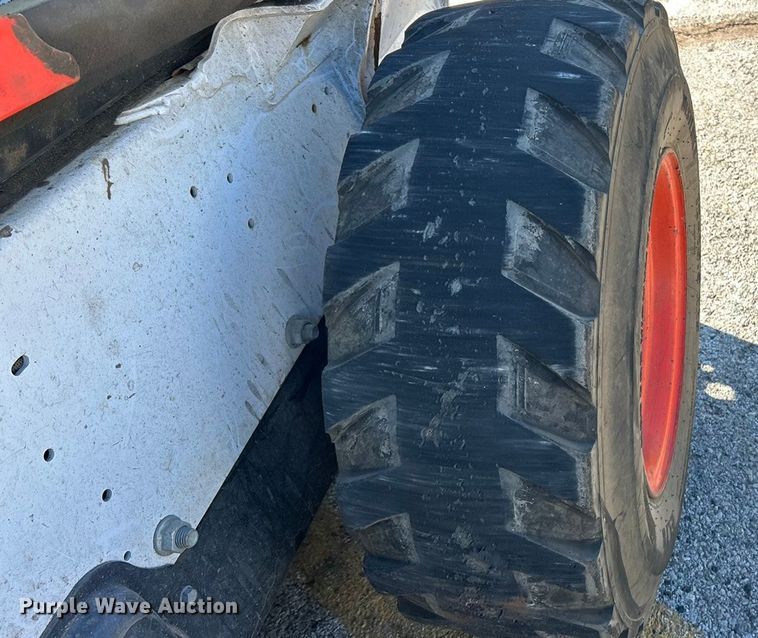 image for item ET3213 2019 Bobcat S650 skid steer loader