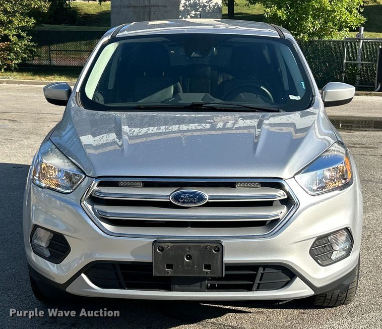 image for item ET3216 2019 Ford Escape SE SUV